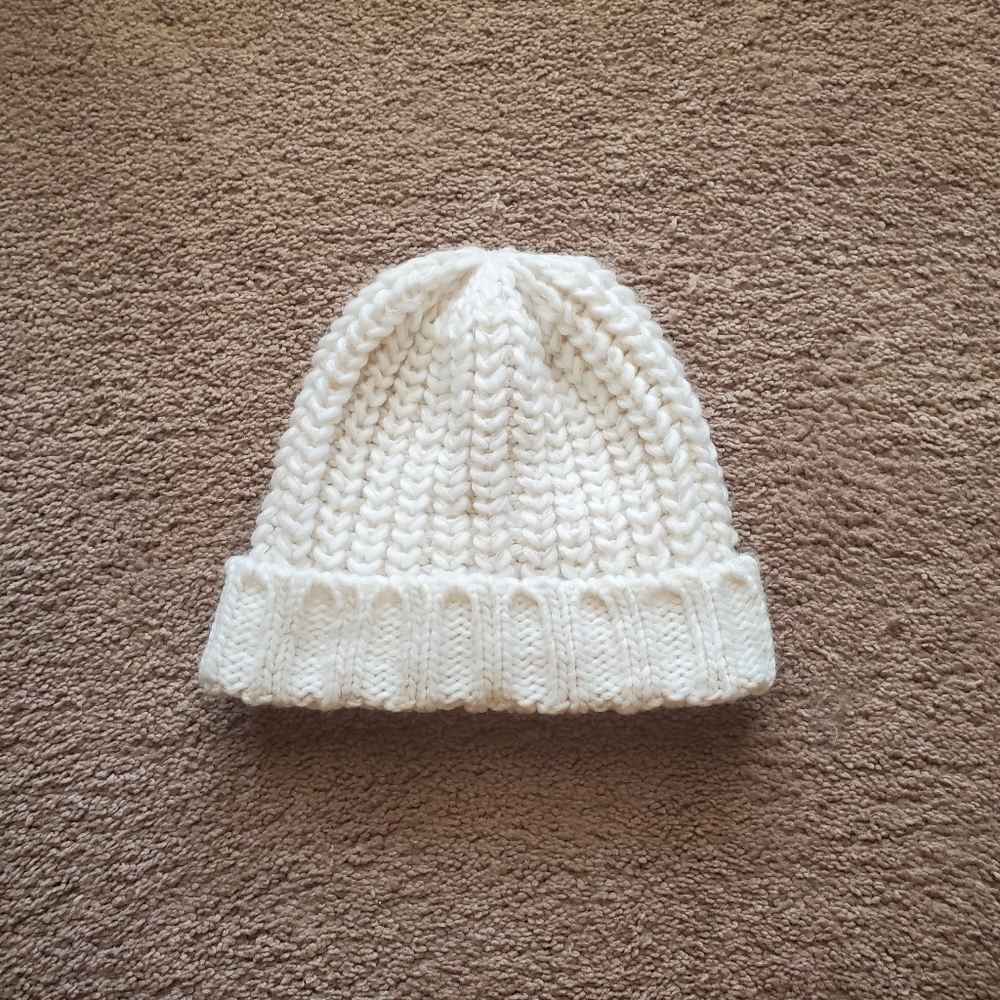 Cream Cableknit Beanie